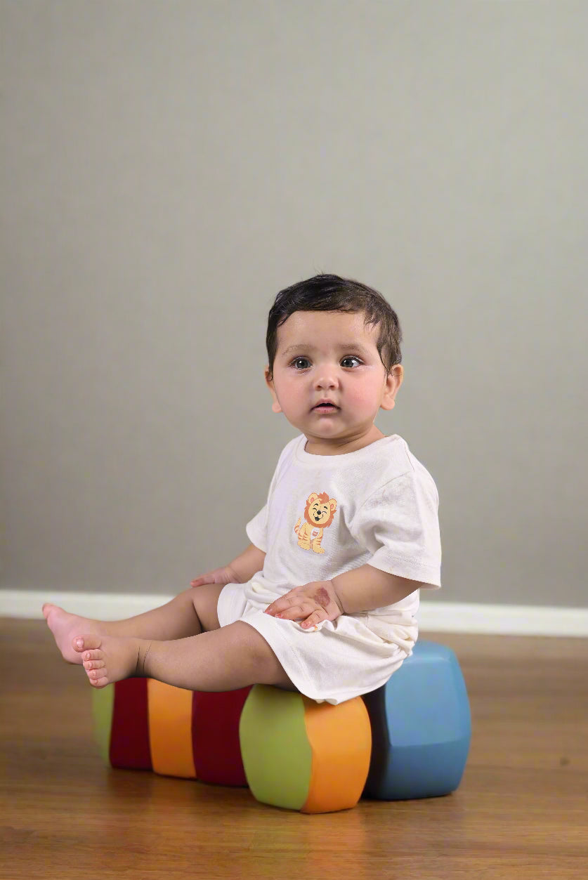 Cubby Playset in White-Supima Cotton T-shirt & Shorts set