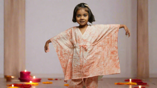 Marble Print Kaftan Set: Girl Cub Hands Spread